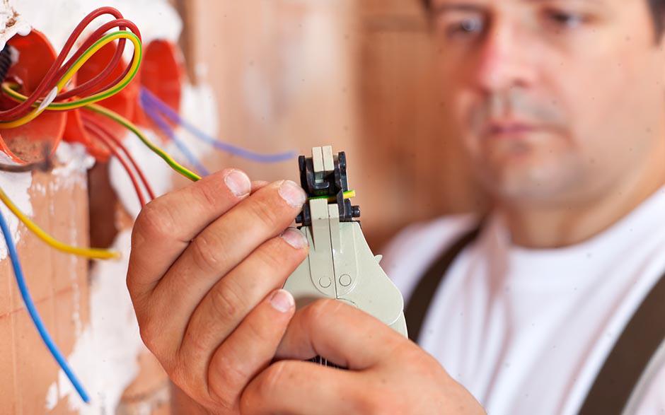 besoin d'un électricien Les Ulis